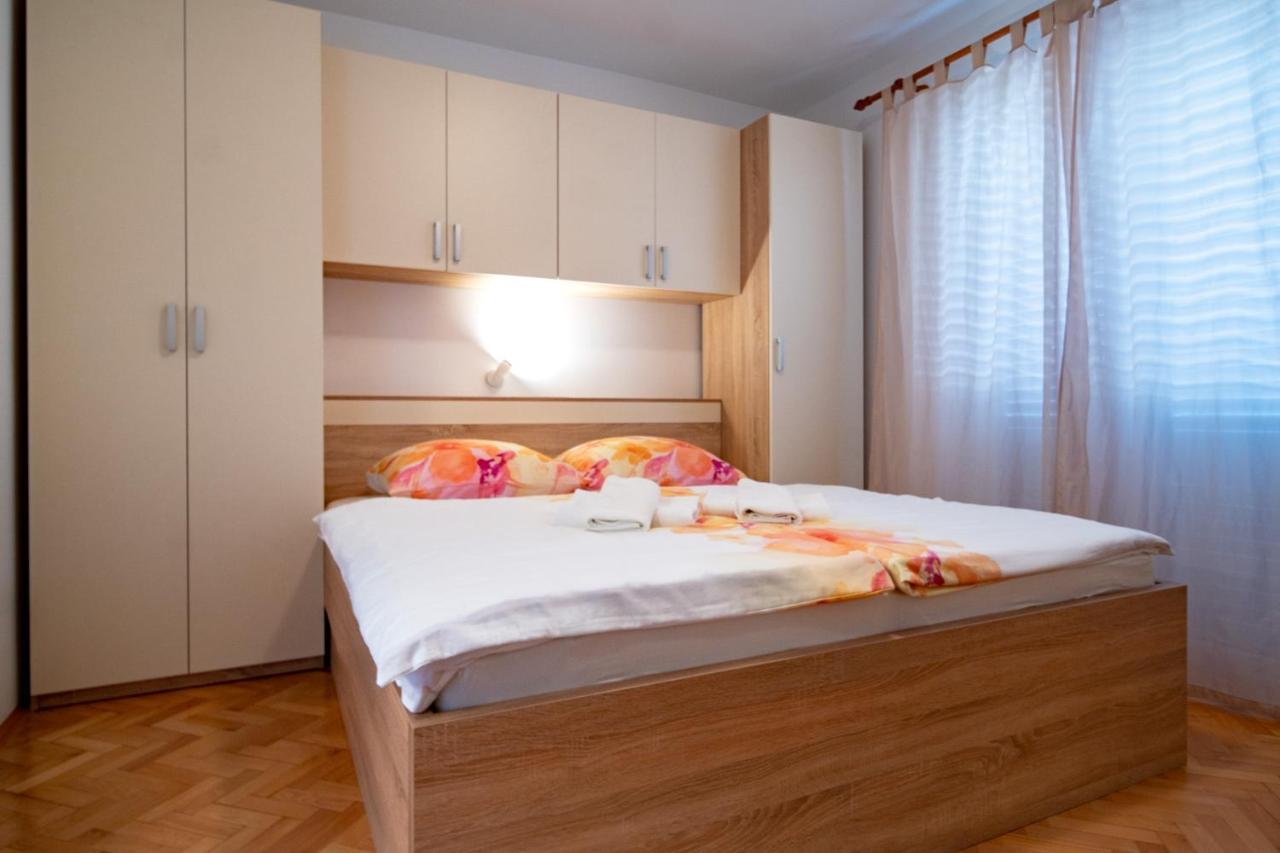Kastell Apartments Lopar Buitenkant foto