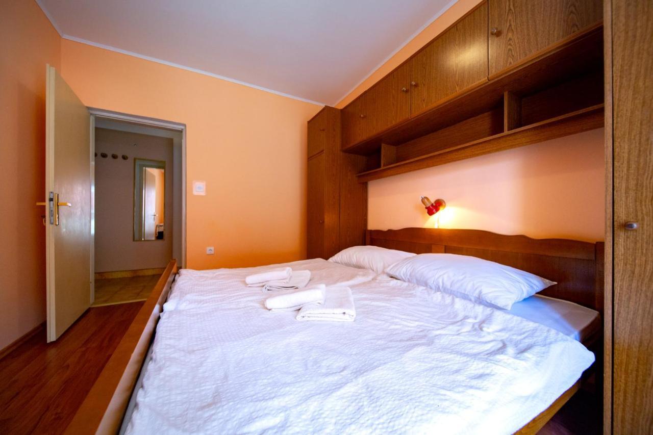 Kastell Apartments Lopar Buitenkant foto