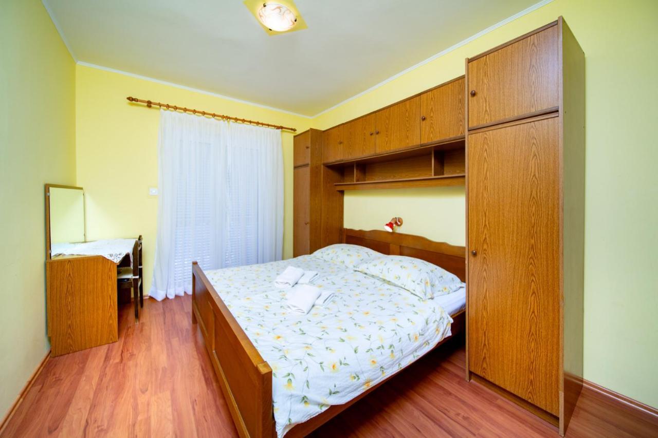 Kastell Apartments Lopar Buitenkant foto