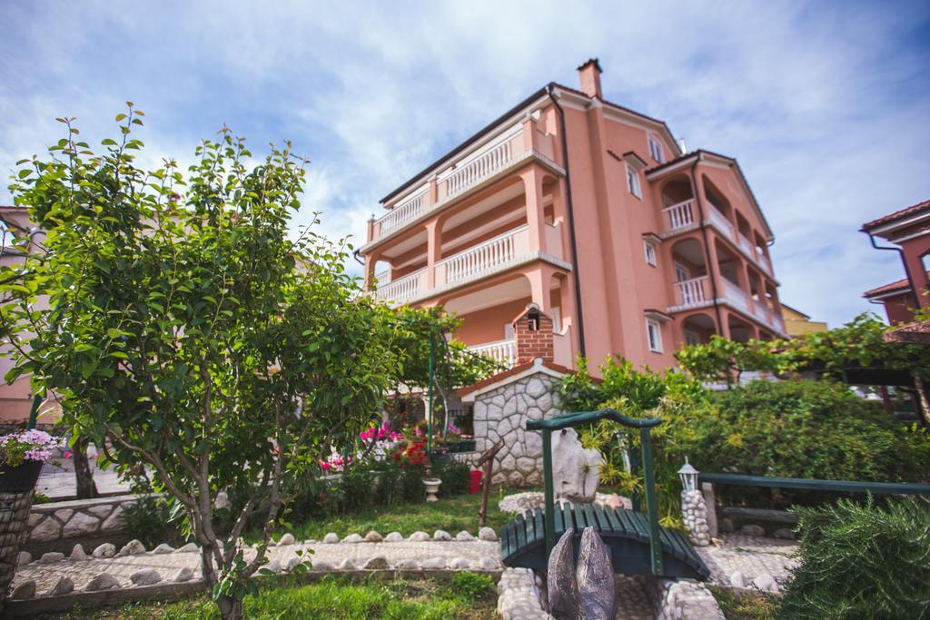 Kastell Apartments Lopar Buitenkant foto